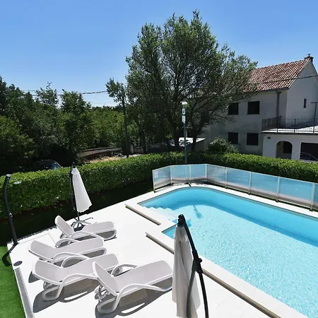 Maravilla Villa *